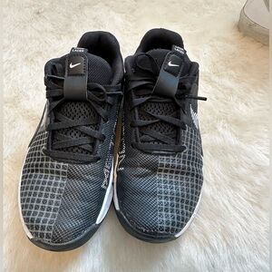 Women’s Nike Metcon Size 6
